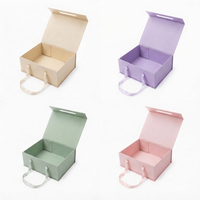 Ensemble d'emballages de luxe sur mesure en papier kraft pour soins de la peau avec poignée portable, fermeture magnétique, boîte rigide pliable