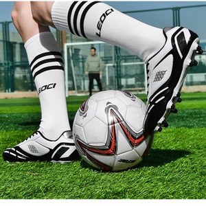 Chaussures de football pour enfants garçons et filles à crampons longs, pour entraînement sur gazon et match, confortables, basses, avec semelle intermédiaire en gel et en PU - Product Image 6