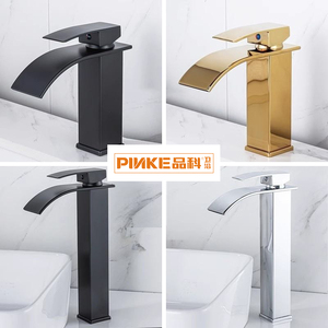 Robinet <span class=keywords><strong>de</strong></span> lavabo <span class=keywords><strong>de</strong></span> salle <span class=keywords><strong>de</strong></span> bain <span class=keywords><strong>de</strong></span> luxe européen à poignée unique, finition or brossé, à poser sur le comptoir, avec cascade en céramique, pour lavabos sur pied et utilisation en chambre - Product Image 3