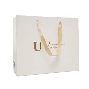Luxus benutzer definierte weiße Papier Einkaufstasche Versand Mailer Druck Taschen mit Gold Logo für Geschenke Kleidung bilden Verpackung mit Band