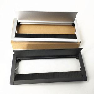 Boîte à œillets pour câble de bureau en alliage d'aluminium noir mat avec couvercle rabattable et brosse Boîte à œillets pour sortie de câble de bureau - Product Image 4