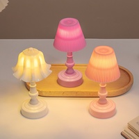 Mini lampe de nuit en forme de muguet, lampe de table décorative d'ambiance, ornement de chevet créatif, petite lampe de table mignonne