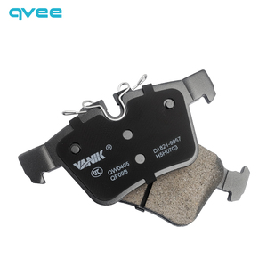 Plaquettes de <span class=keywords><strong>frein</strong></span> QVEE D1821-9057 en céramique, conçues pour une résistance à l'usure, un fonctionnement silencieux et un freinage sûr et stable - Product Image 3