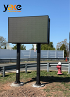 Affichage LED extérieur double face certifié IP65, écran publicitaire numérique haute luminosité pour utilisation dans les centres commerciaux