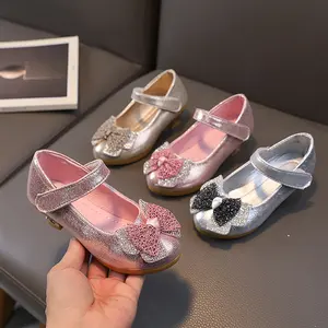 वसंत नई बच्चों डिजाइन लड़कियों के जूते बच्चों राजकुमारी OEM और ODM गुलाबी प्यारा सुंदर राजकुमारी मिनी नरम एकमात्र बच्चा बच्चों लड़कियों के जूते