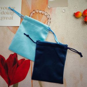 Bolsa de Joyería de Terciopelo Ecológica con Cordón, Personalizada con Logotipo, para Collares, Anillos y Pulseras, Impresión de Alta Calidad - Product Image 4