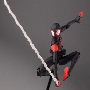Juguetes de resina de PVC acción de alta calidad y juguete Robot cierre Control de voz Anime figuras casco de acero <span class=keywords><strong>venganza</strong></span> alianza MilesMorales - Product Image 6