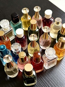 Mini Set de <span class=keywords><strong>Perfumes</strong></span> de Viaje <span class=keywords><strong>para</strong></span> <span class=keywords><strong>Mujer</strong></span> con Fragancia Floral Frutal de Larga Duración: Lavanda, Rosa, Coco y Fresa - Product Image 3