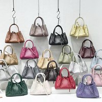 Sac fourre-tout vintage en cuir tressé à la main, style européen et américain, nouvelle collection 2026, haute qualité, grande capacité, fermeture à cordon, idéal pour l'été