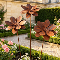 Piquet décoratif en fer forgé couleur rouille naturelle vintage pour aménagement paysager extérieur, pelouse et cour