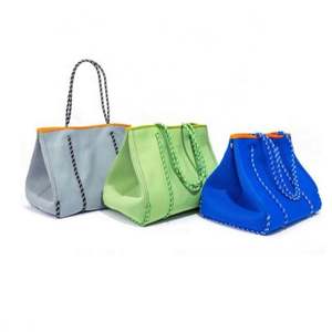 Grand sac de plage multifonctionnel en néoprène pour femmes avec poche intérieure zippée - Product Image 1