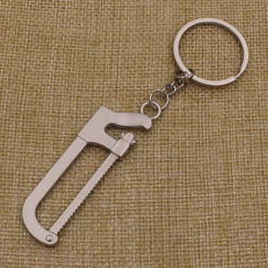 Accessoire multi-outils pratique avec tournevis, ouvre-bouteille et clé, porte-clés en métal personnalisé - Product Image 2