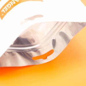 Sac en plastique d'emballage de fil dur d'impression blanche mate personnalisée avec la fermeture éclair et le trou d'accrochage pour la <span class=keywords><strong>cam</strong></span>éra de tableau de bord - Product Image 6