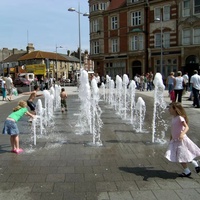 Extérieur pour enfants jouant au sol sec Musique Danse Fontaine d'eau
