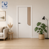 Porte intérieure bicolore en WPC blanc avec incrustation latérale en grain de bois et coins coupés pour l'approvisionnement des immeubles d'appartements modernes
