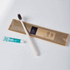 <span class=keywords><strong>Kit</strong></span> de Produits d'Accueil Haut de Gamme Jetables pour Hôtel, Trousse de Toilette de Voyage Personnalisée avec Gel Douche et Chaussons OEM Fournitures pour Invités - Product Image 4