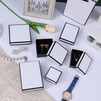 Stock de marco blanco y negro para caja de regalo de papel de estilo delicado para joyería parte inferior de tapa estampada para pulsera collar embalaje de joyería