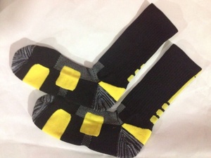 Coton écologique En Nylon Respirant Anti-dérapant <span class=keywords><strong>Chaussettes</strong></span> de Basket-Ball Pour Hommes - Product Image 2