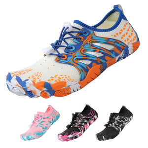 รองเท้าผ้าใบแบบสวมใส่ได้ทั้งชายและหญิง สำหรับเล่นน้ำ วัสดุยางนุ่ม เหมาะสำหรับเดินลุยน้ำ ว่ายน้ำ สีสันสดใส แบบห้านิ้ว สวมใส่สบายเหมือนเท้าเปล่า สำหรับฤดูใบไม้ผลิ - Product Image 4