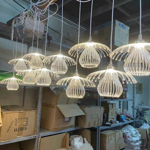 Nueva Lámpara Colgante Acrílica de 10 Dientes de Lechuga para Bodas, Lámpara de Techo Luminosa, Luces de Boda con Forma de Medusa, Venta al por Mayor - Product Image 1