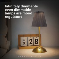Lampe de table LED en métal et tissu, à intensité tactile, batterie incluse, température de couleur réglable, lampe d'ambiance multicolore pour restaurant et chambre à coucher