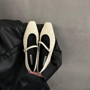 รองเท้าส้นเตี้ยแบบแมรี่เจนสีเงินสไตล์ฝรั่งเศสสำหรับผู้หญิง คอลเลคชั่นใหม่ปี 2026 เหมาะสำหรับฤดูใบไม้ผลิและฤดูใบไม้ร่วง ใส่คู่กับกระโปรงได้อย่างลงตัว - Product Image 3