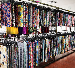 Venta al por mayor 3D Digital impreso rayón Challis tela 5D flor diseño tejido 100% viscosa tela de rayón para vestidos de verano - Product Image 5