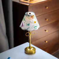 Lampe de table moderne de luxe à intensité variable avec abat-jour en tissu, décorative en métal, LED tactile sans fil rechargeable pour la maison, le café et le restaurant