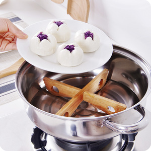 Support de cuisine en bambou en forme de croix avec tapis isolant thermique et égouttoir à vaisselle - Product Image 4