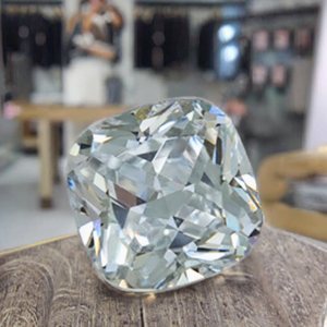 Moissanite de laboratoire en vrac 4*4mm D VVS1 taille coussin pour bijoux, boucles d'oreilles, bagues, colliers, pendentifs - Product Image 3