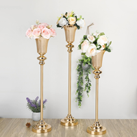 Grands vases de mariage décoratifs en métal or décoration de mariage support de fleurs, centres de table de fête de mariage plomb de route