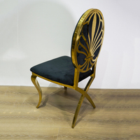 Chaise de salle à manger portable de luxe en acier inoxydable doré avec dossier massif et revêtement en velours noir pour mariage, hôtel, salon, villa, appartement