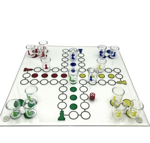 Nuovo arrivo birra personalizzata bere scacchiera gioco di <span class=keywords><strong>vetro</strong></span> tazza e tavola di <span class=keywords><strong>vetro</strong></span> per la festa di famiglia gioco Ludo scacchi bicchiere da bere Shot - Product Image 3