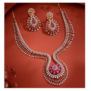 Bijoux fantaisie de luxe pour femmes en laiton, imitation or, avec revêtement anti-oxydation, pour une utilisation longue durée, provenant d'un fournisseur indien. - Product Image 1