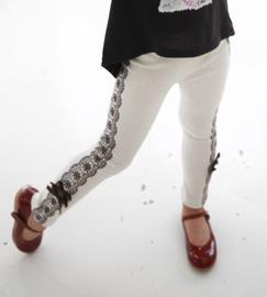 Vêtements pour enfants en gros en ligne : Pantalon décontracté en dentelle avec imprimé lapin pour filles, fabriqué en Chine - Product Image 6