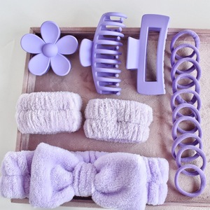 Oferta Especial: Set de 16 Accesorios para el Cabello - Lazos, Bandas para Muñeca, Coleteros Sin Costuras, Pinzas Mate y Set de Lavado - Product Image 4