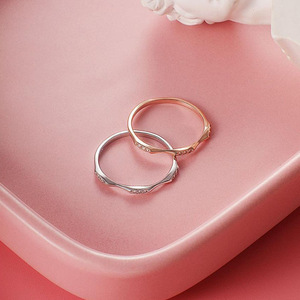 Anello Sottile con Design a Linea Sottile, Stile Minimalista per Donne - Product Image 6