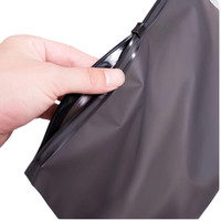 Sac à fermeture éclair givré semi-transparent noir de bonne qualité Sac à fermeture éclair en plastique à glissière givré pour vêtements