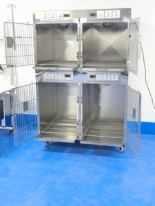 Cage <span class=keywords><strong>pour</strong></span> chien et <span class=keywords><strong>chat</strong></span> en acier inoxydable vétérinaire avec serrure et roulettes - Cage <span class=keywords><strong>pour</strong></span> animaux robuste, respirante et classique - Product Image 5