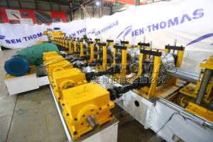 Hochgeschwindigkeits-Stahlspulen-Leitplanken form maschine zur Unterstützung des schnellen Umschaltens der Tür verkleidung spezifikationen - Product Image 2