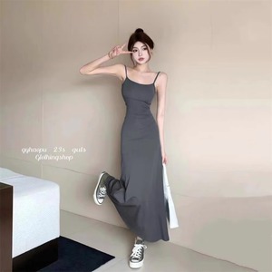 Nouvelle Robe Longue Décontractée Noire Sexy et Amincissante pour Femme, Style Tendance d'Été, Col Halter et Épaules Dénudées, Unie et Respirante - Product Image 5