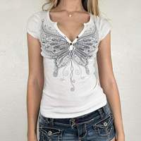 T-shirt en maille respirant coupe ajustée à col en V et boutonnage, imprimé papillon subculturel SongZhi, avec bordure en dentelle, style rétro automne