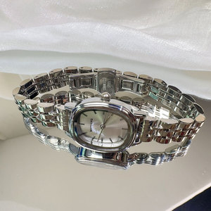 Reloj de banda de acero inoxidable de lujo de gama alta para mujer con estilo Simple, esfera pequeña ovalada, movimiento de cuarzo, luz de nicho, venta al por mayor - Product Image 4