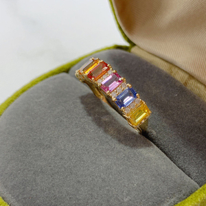 อาซูโอ 18K แหวนทองคำแท้สีเหลืองหรูหรา ประดับเพชรทรงเจ้าหญิงและไพลินธรรมชาติ ดีไซน์เรนโบว์ไลน์ เอเทอร์นิตี้แบนด์ ของขวัญแต่งงานสุดหรู - Product Image 2
