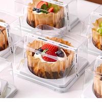 Boîte d'emballage pour cheesecake léger de 4 pouces - Plateau transparent carré avec une fourchette - Boîte à dessert pour yaourt, fromage, mousse