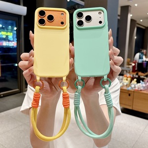 Funda Protectora Flexible de TPU Color Caramelo con Correa de Muñeca de Silicona Anticaídas para <span class=keywords><strong>iPhone</strong></span> 17 16 15 14 <span class=keywords><strong>13</strong></span> 12 11 - Product Image 1