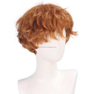 ชายหนุ่มหล่อและมีเสน่ห์ผมหยิกสั้นแสดงบทบาทคนต่างชาติ RON บนเวที - Product Image 4