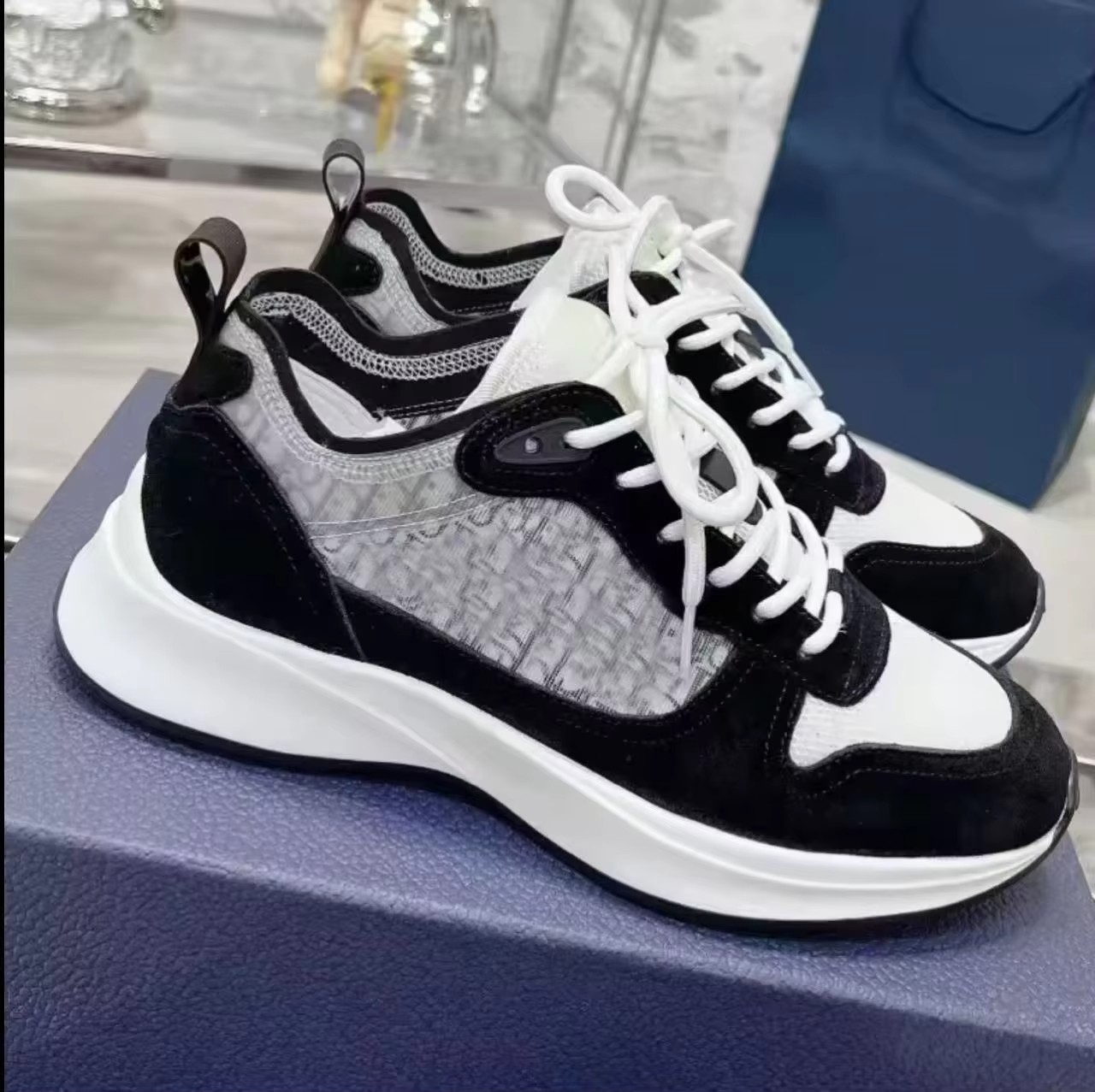 Skate Shoes High Quality Flashing Roller Skates for Adults