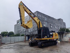 Excavatrice sur chenilles CAT 325D d'occasion en bon état, faible nombre d'heures de fonctionnement, moteur d'origine, forte puissance, en stock pour les projets de construction - Product Image 2