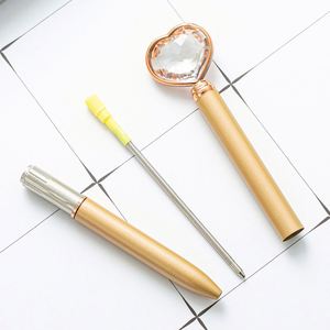 Stylo bille diamant en forme de cœur avec logo personnalisé, design le plus récent, largeur d'écriture 1,0 mm, pas cher, faible MOQ 100 pièces pour promotions et cadeaux - Product Image 4